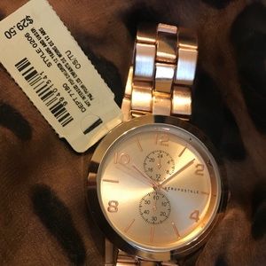 Aeropostal Watch